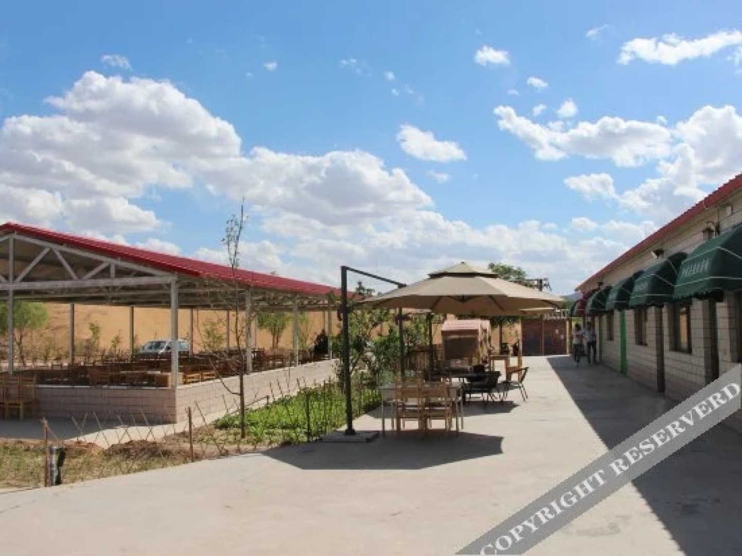 Shapotou Yanran Hostel