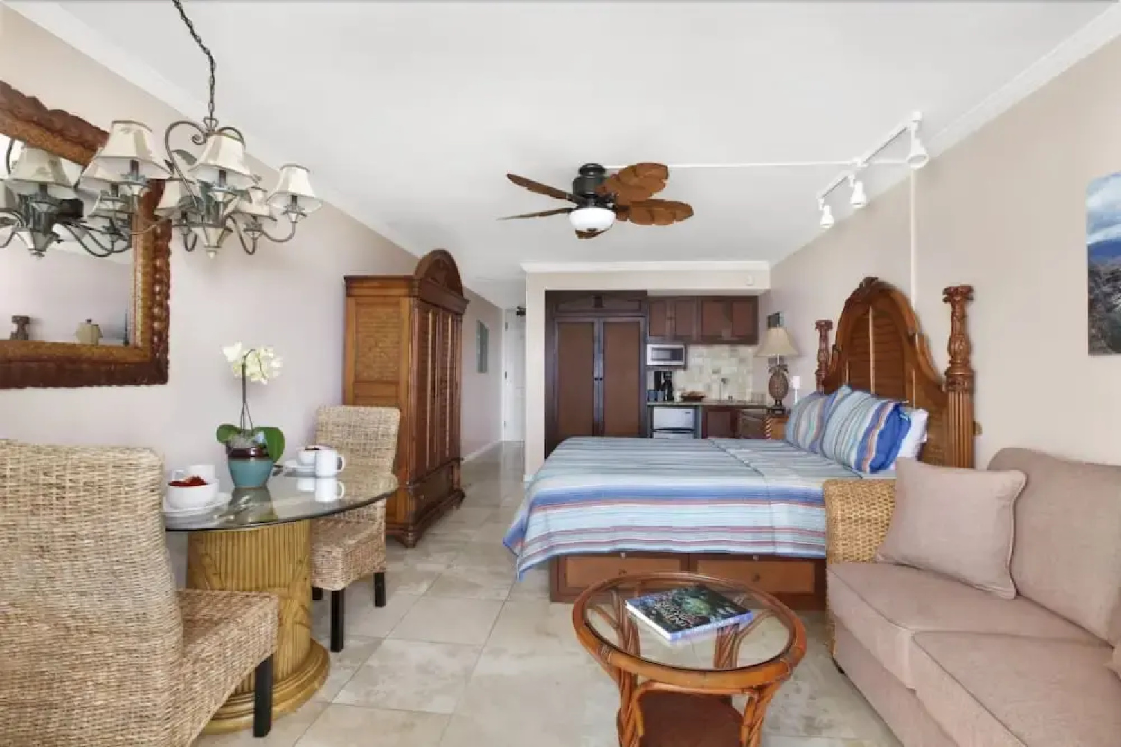 Islander on the Beach 246 - 1 Br home by RedAwning