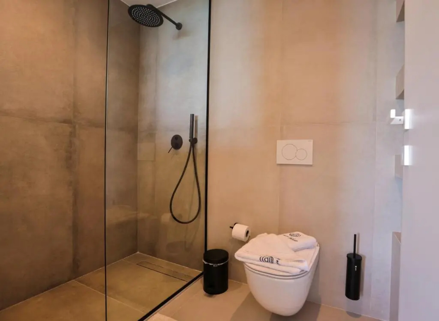 La Mer Bleue Boutique Suite