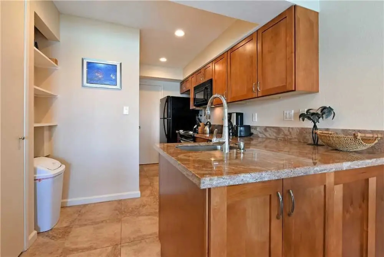 Lokelani #C104 - 1 Br condo by RedAwning