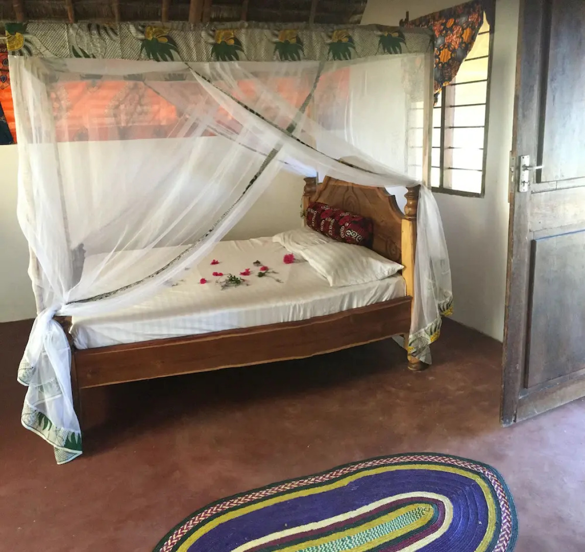 Mabwe Roots Bungalows