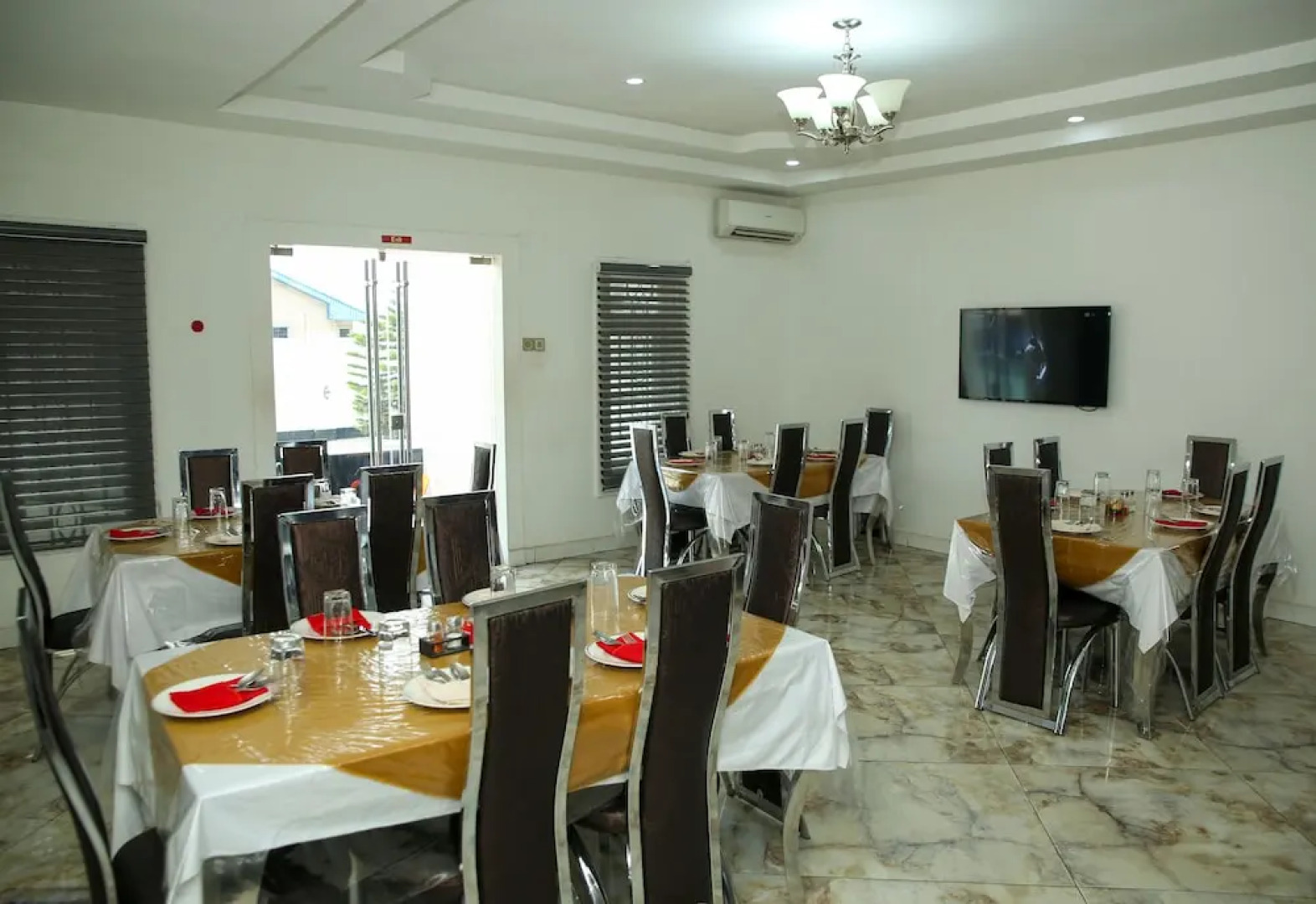 PoshLux Executive Hotel