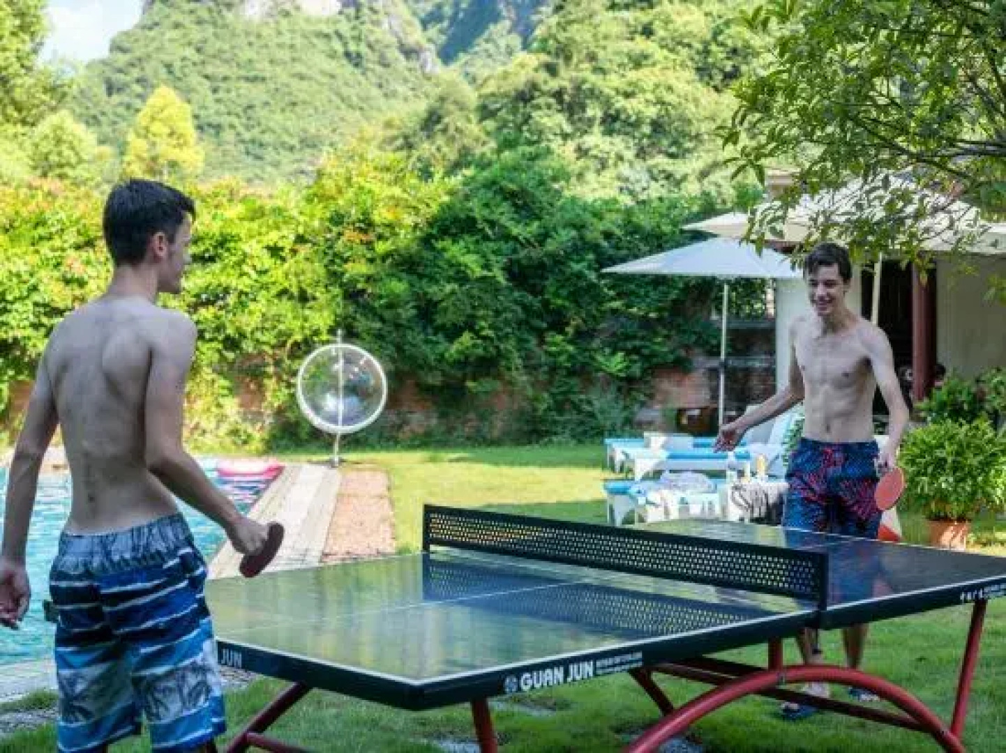 Snow Lion Riverside Resort