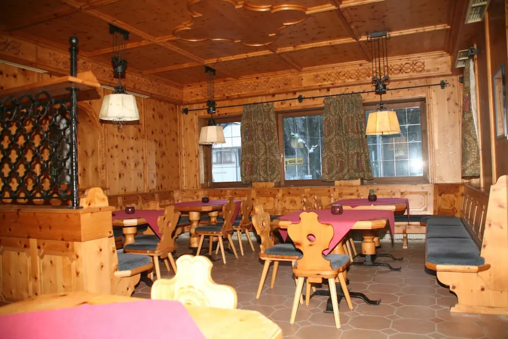 Hotel & Camping Gisser