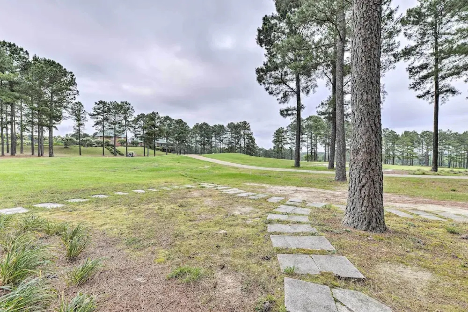 Resort-style Condo on Golf Course w/ Private Pool!