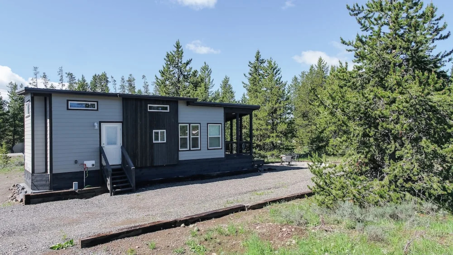 Hickory-dickory Hollow