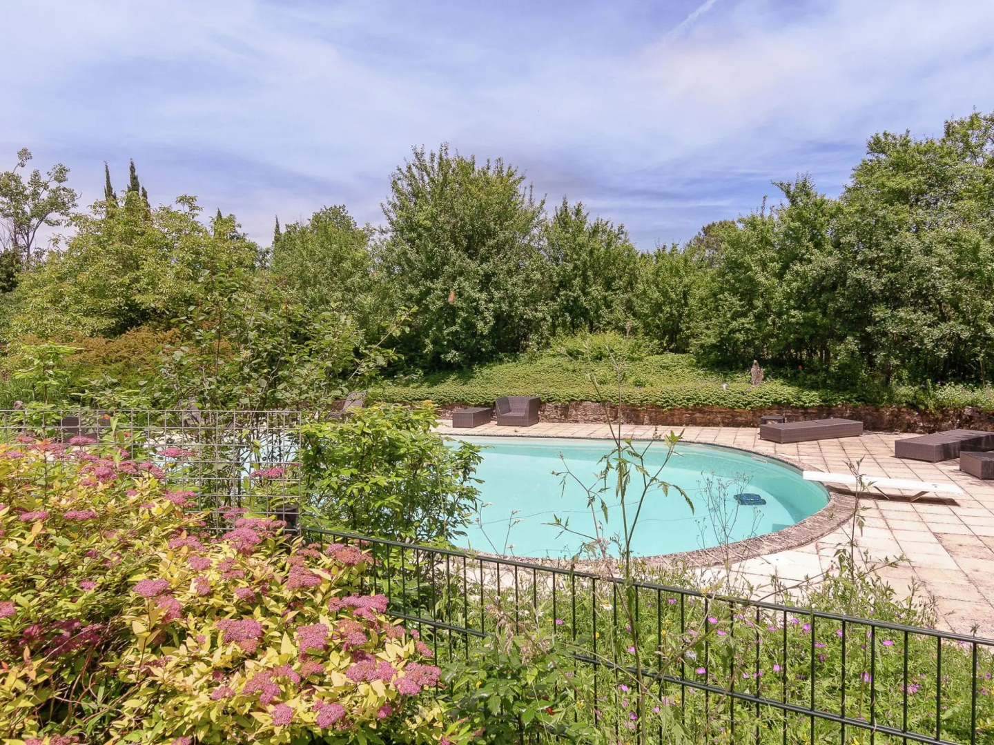 Quaint Mansion in Aquitaine estate with private garden