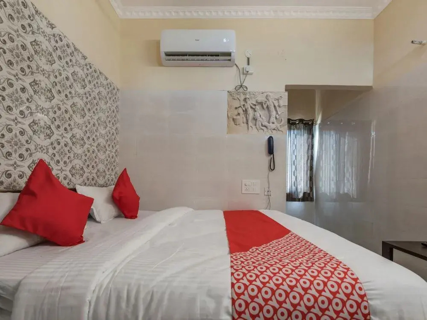 OYO 12984 Hotel Karwees Inn