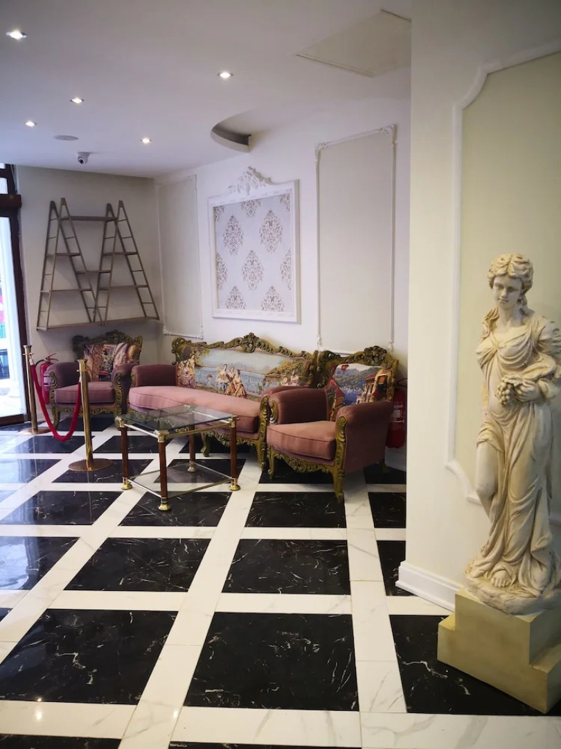 La Rossa Boutique Hotel