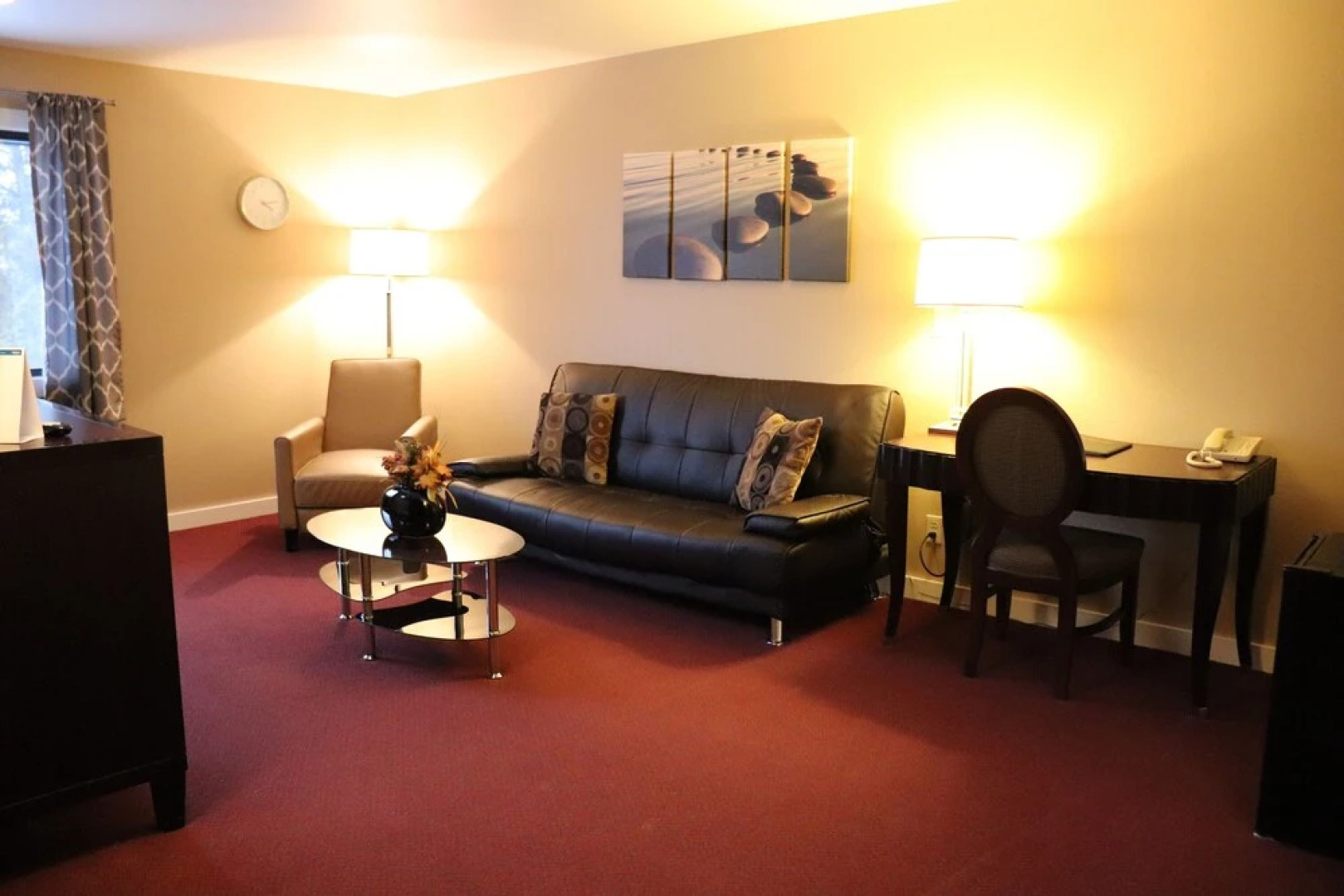 The Washburn Inn - On the Lake