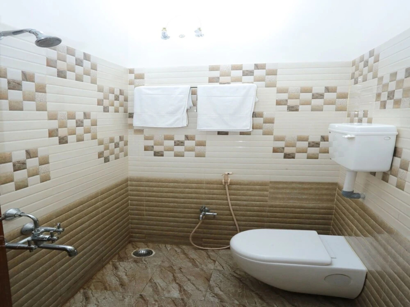 OYO 13792 Blue Bell Holiday Inn