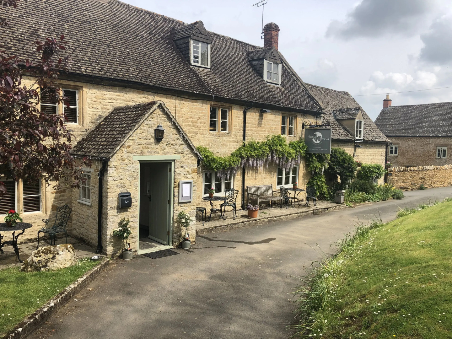Horse & Groom - Upper Oddington
