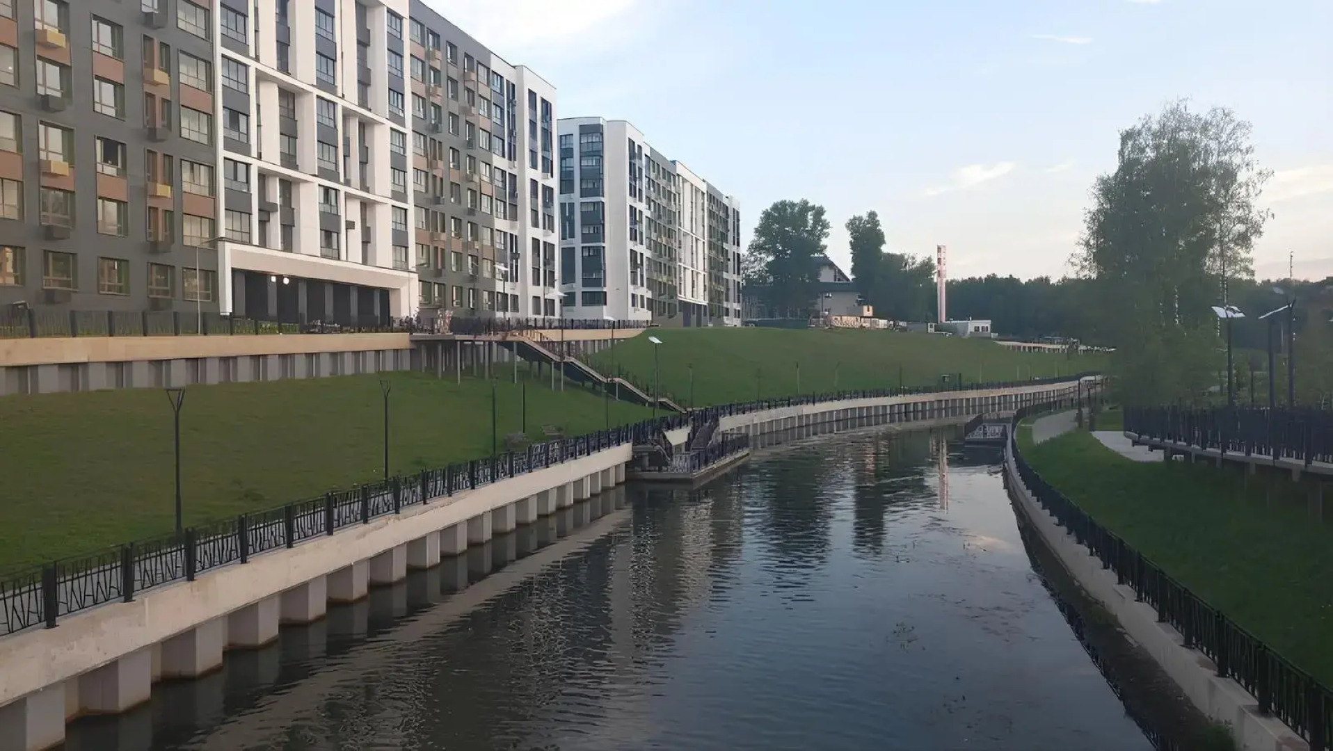 Хэппи Пипл на ул. Генерала Дьяконова, д.3