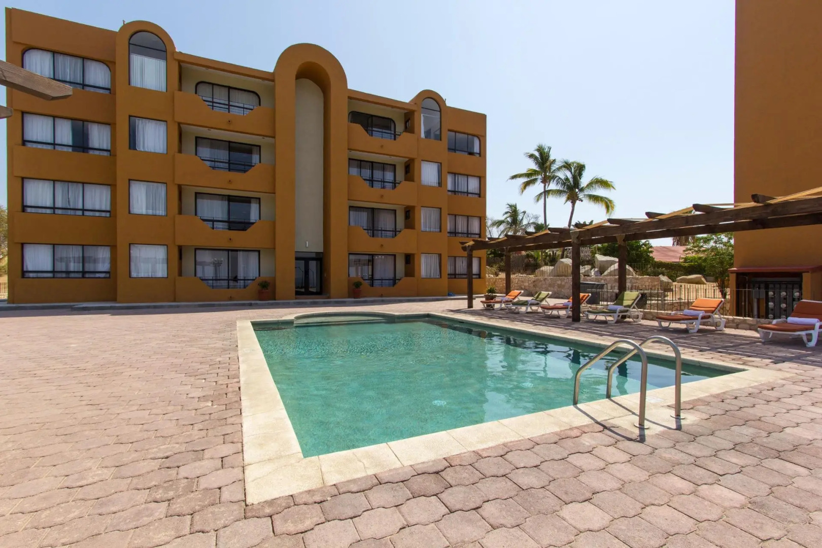 Sunrock Hotel and Suites