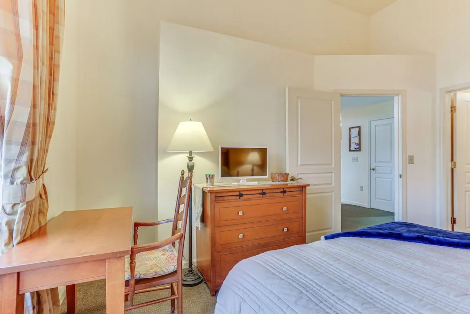 Spacious Condo w/ View < 1 Mi to Mtn Creek Resort!