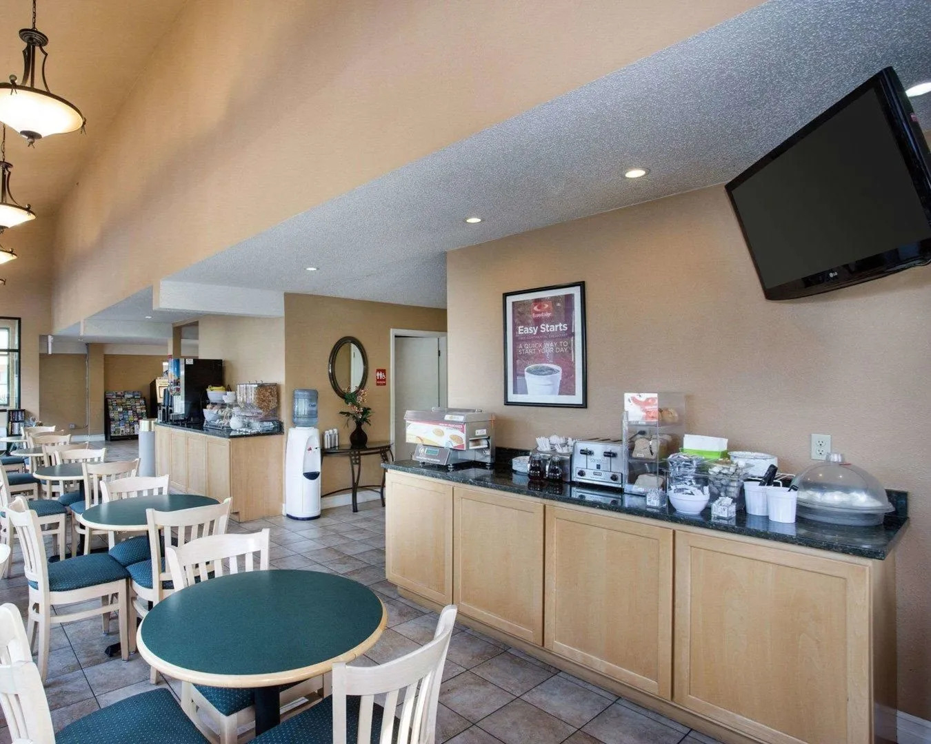 Econo Lodge Inn and Suites Bellingham