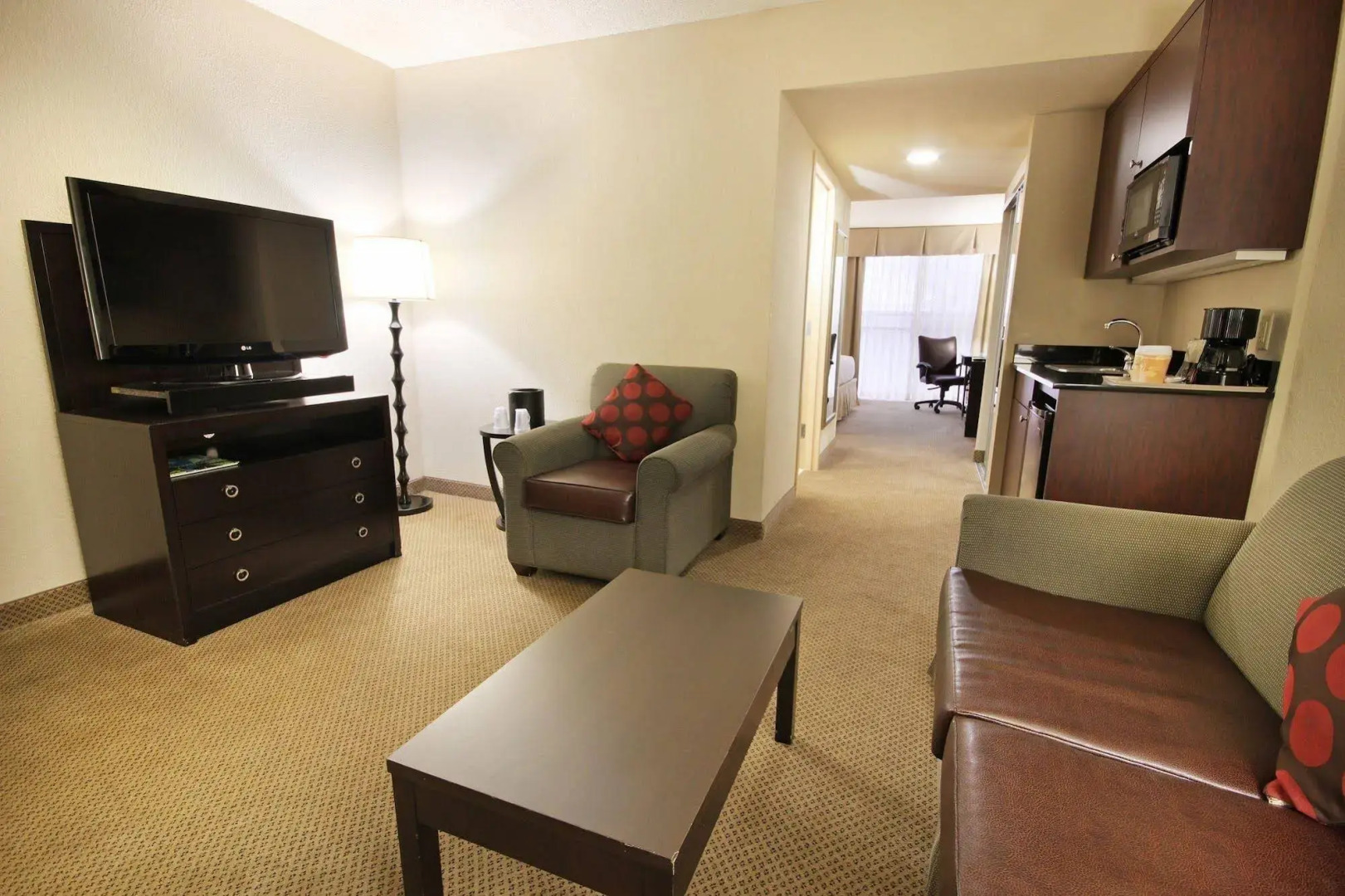 Sawgrass Grand Hotel and Suites Sports Complex