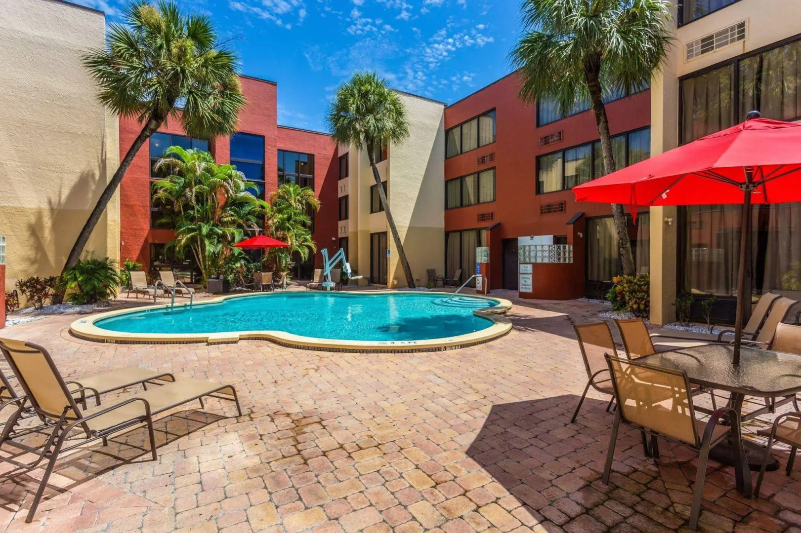 Tropical Palms Hotel