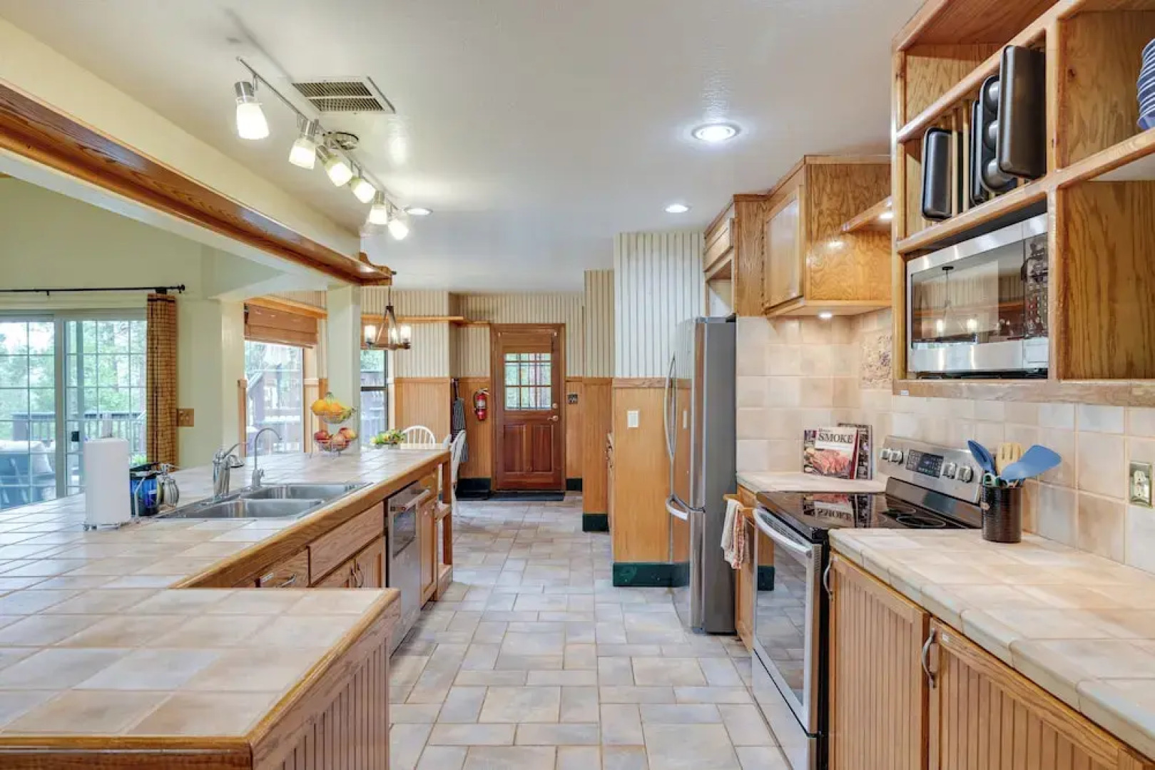 Mi-wuk Village Vacation Rental w/ Multi-level Deck