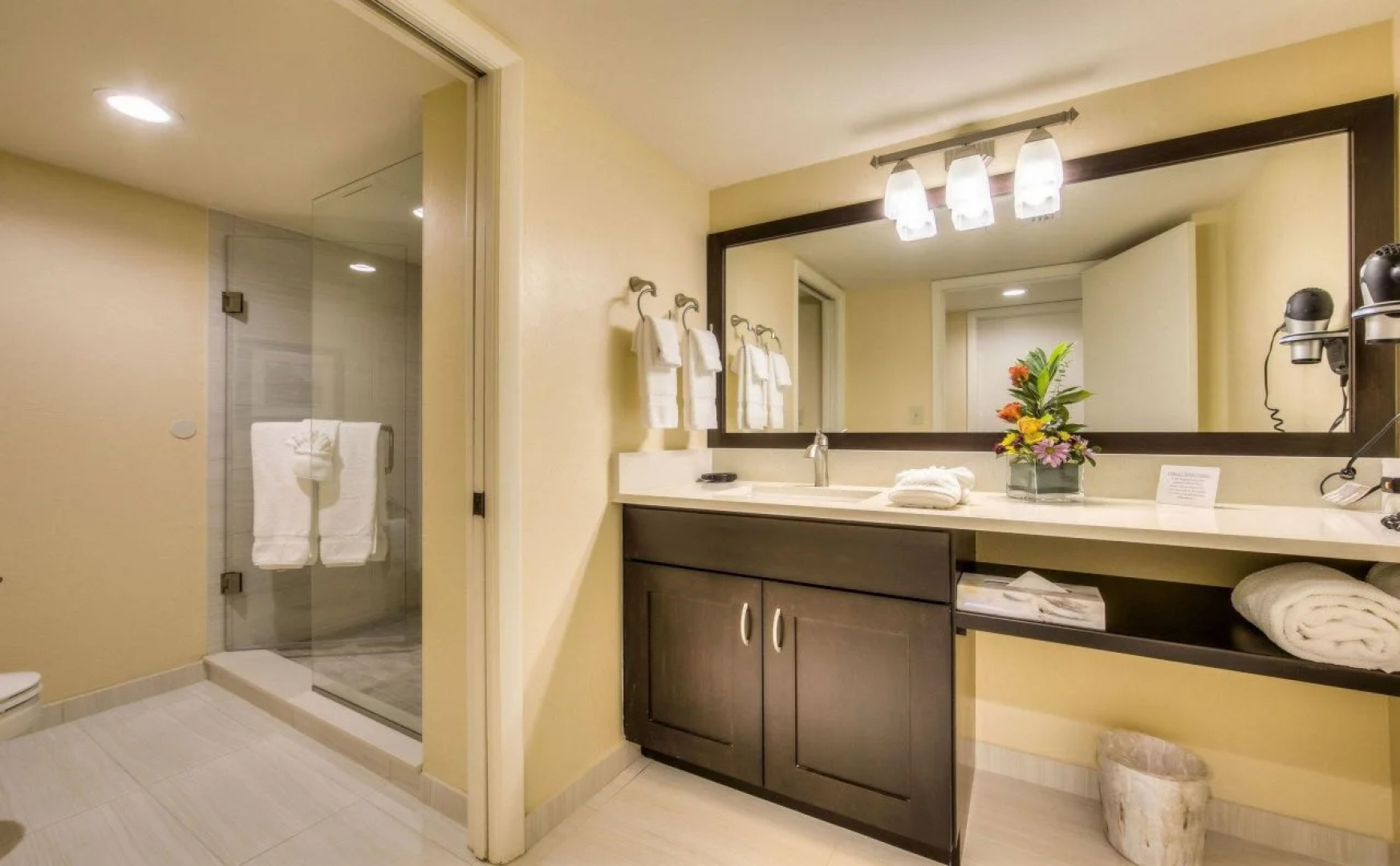 Inn of Naples, Tapestry Collection by Hilton