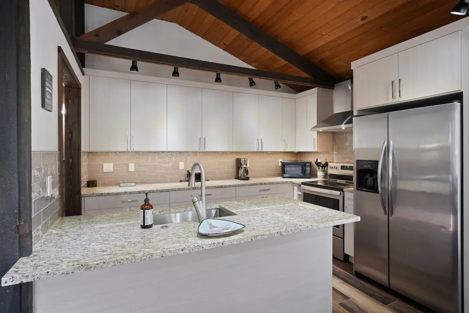 3 Killdeer Lane Pet Friendly Home 3 Minutes Walk from SHARC by RedAwning