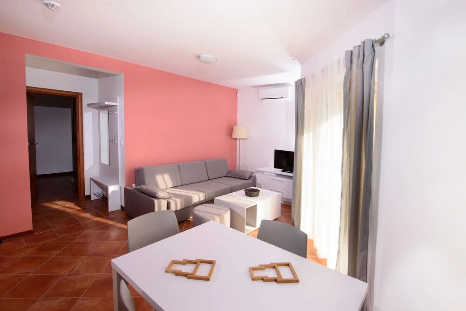 Plavo Nebo Oleander Apartments