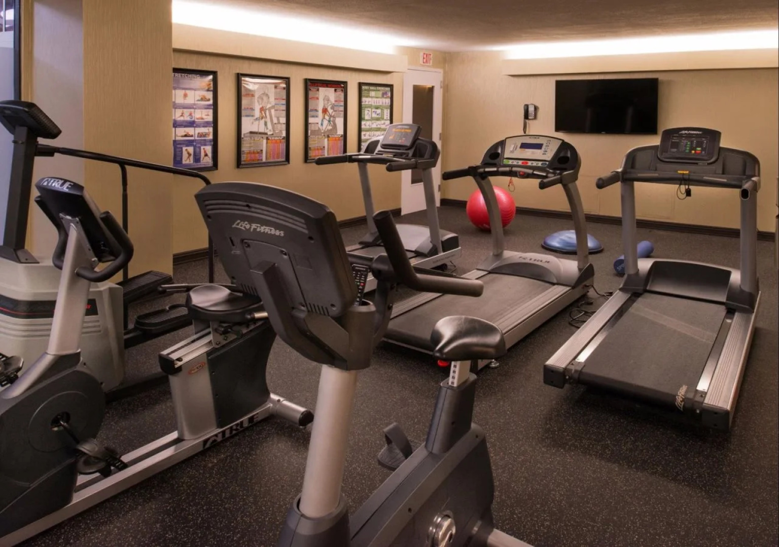 Отель The Arch Convention Hotel