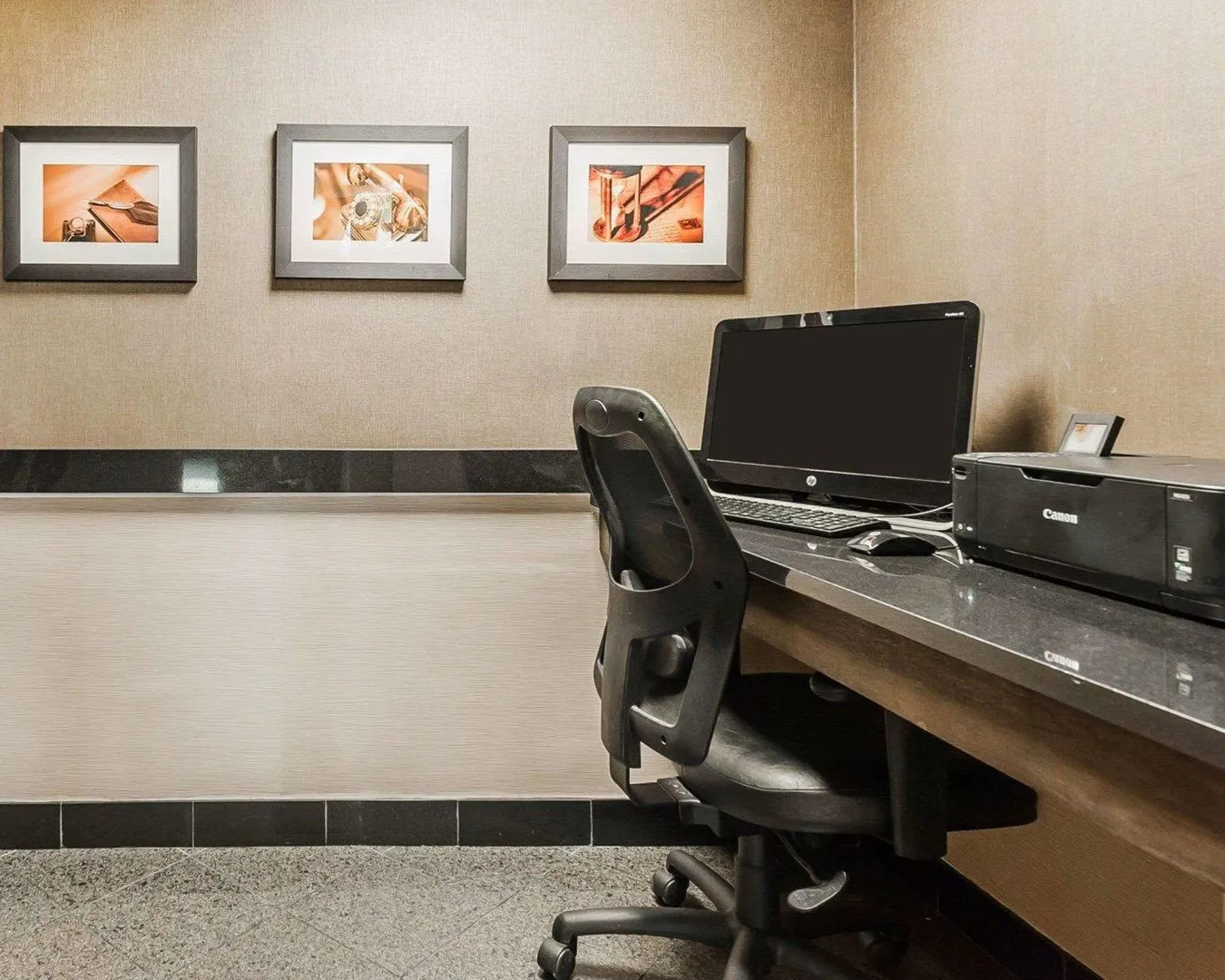 Spark by Hilton Denver East I 70