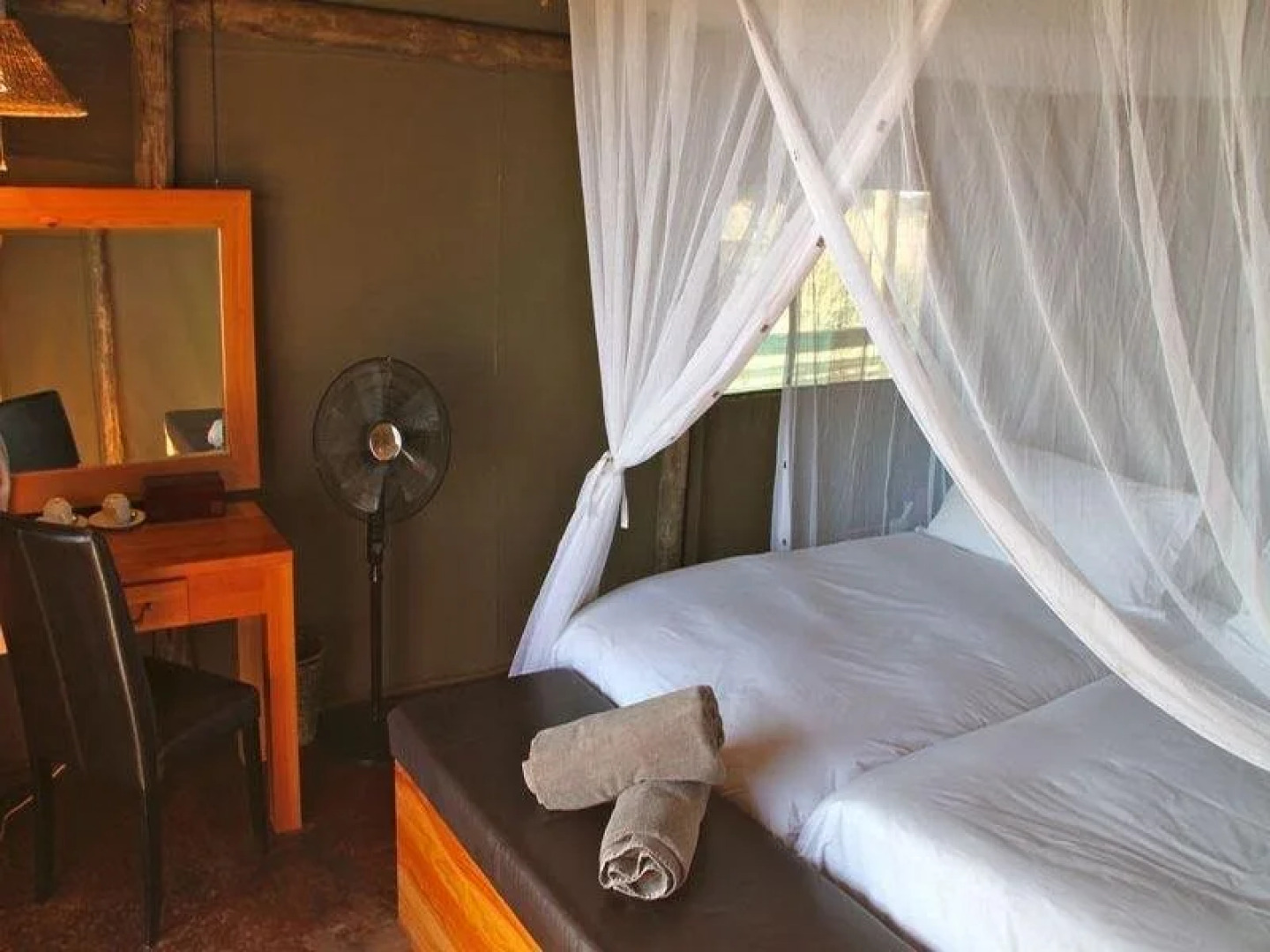 Intu Africa Suricate Tented Kalahari Lodge