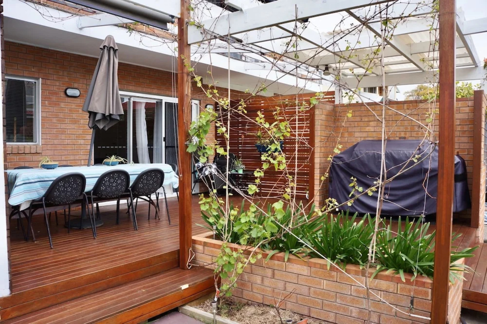 Sandy Point Road, 98, Eden by the Bay