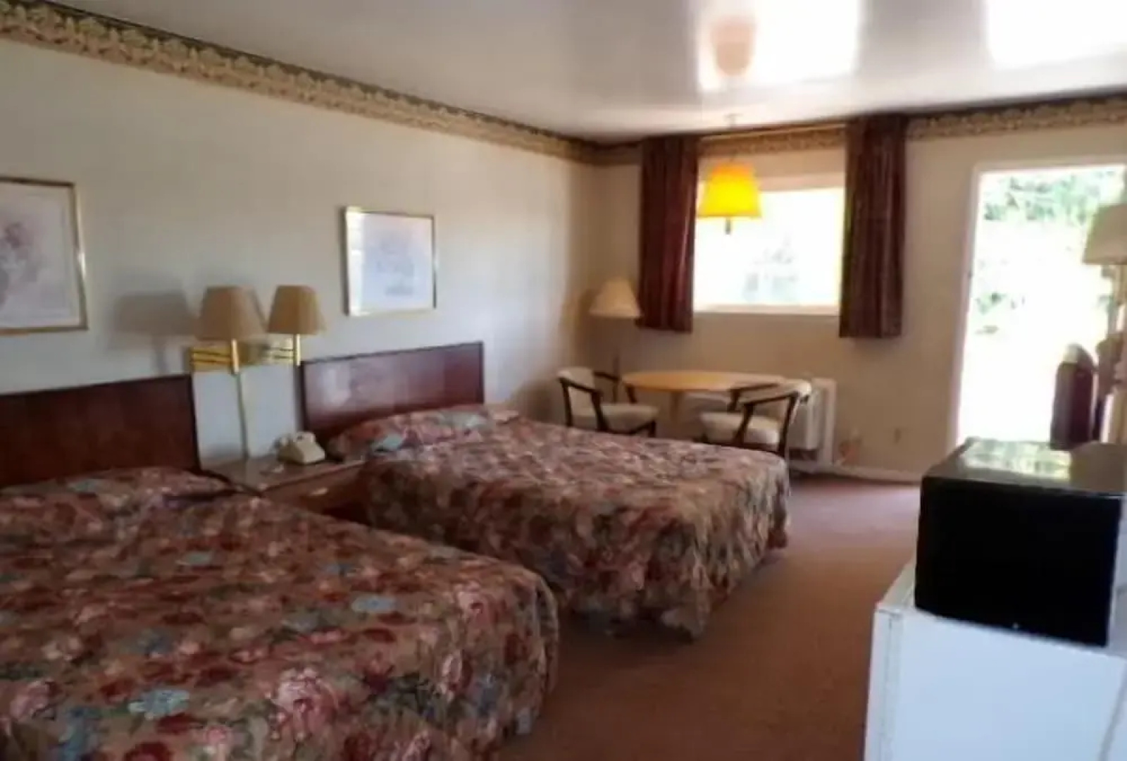 Hotel O Relax Inn Lewisburg near I-64