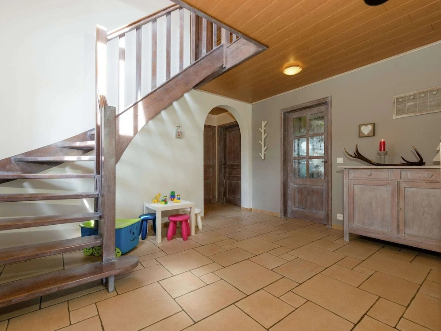 Nice Villa, Renovated 2015, Large Garden, Quiet Location, 10km From Houffalize