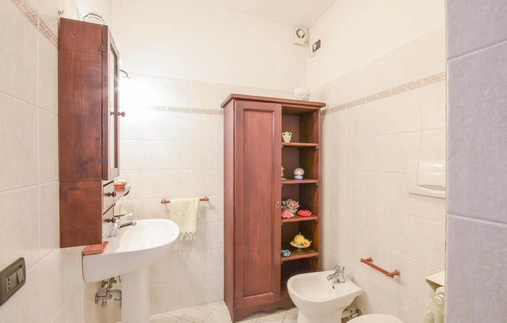 Stunning Home in Vado Ligure With 2 Bedrooms and Wifi