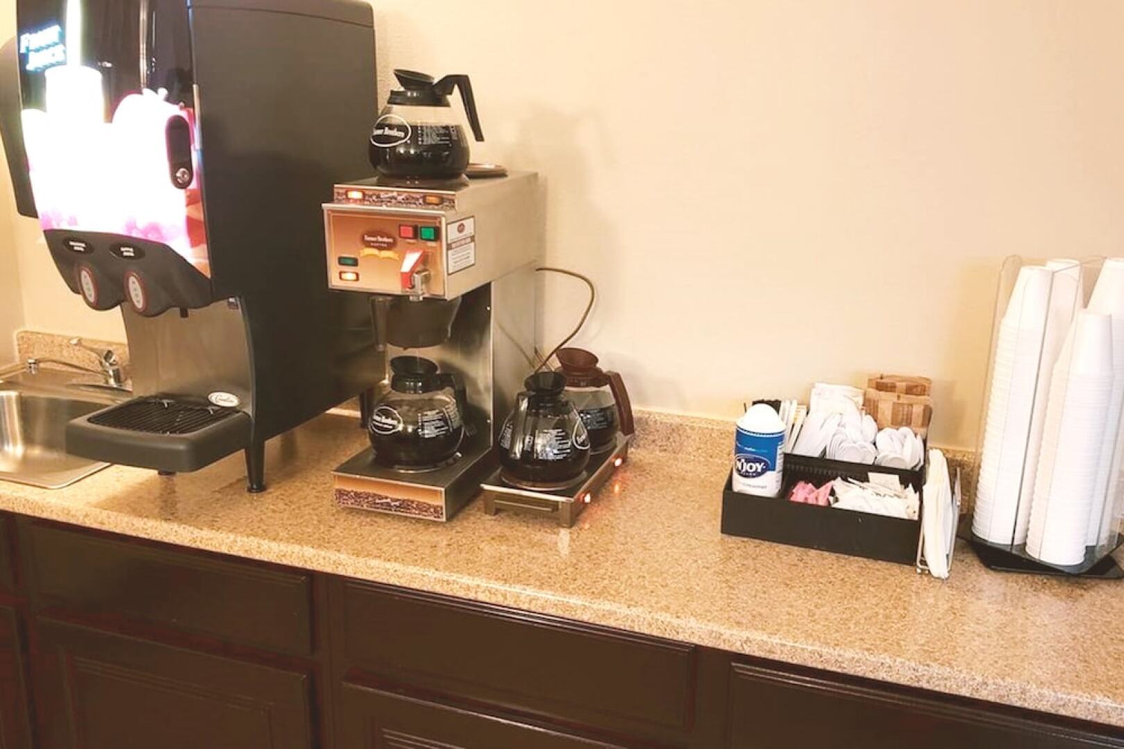 Norwood Inn & Suites Milwaukee