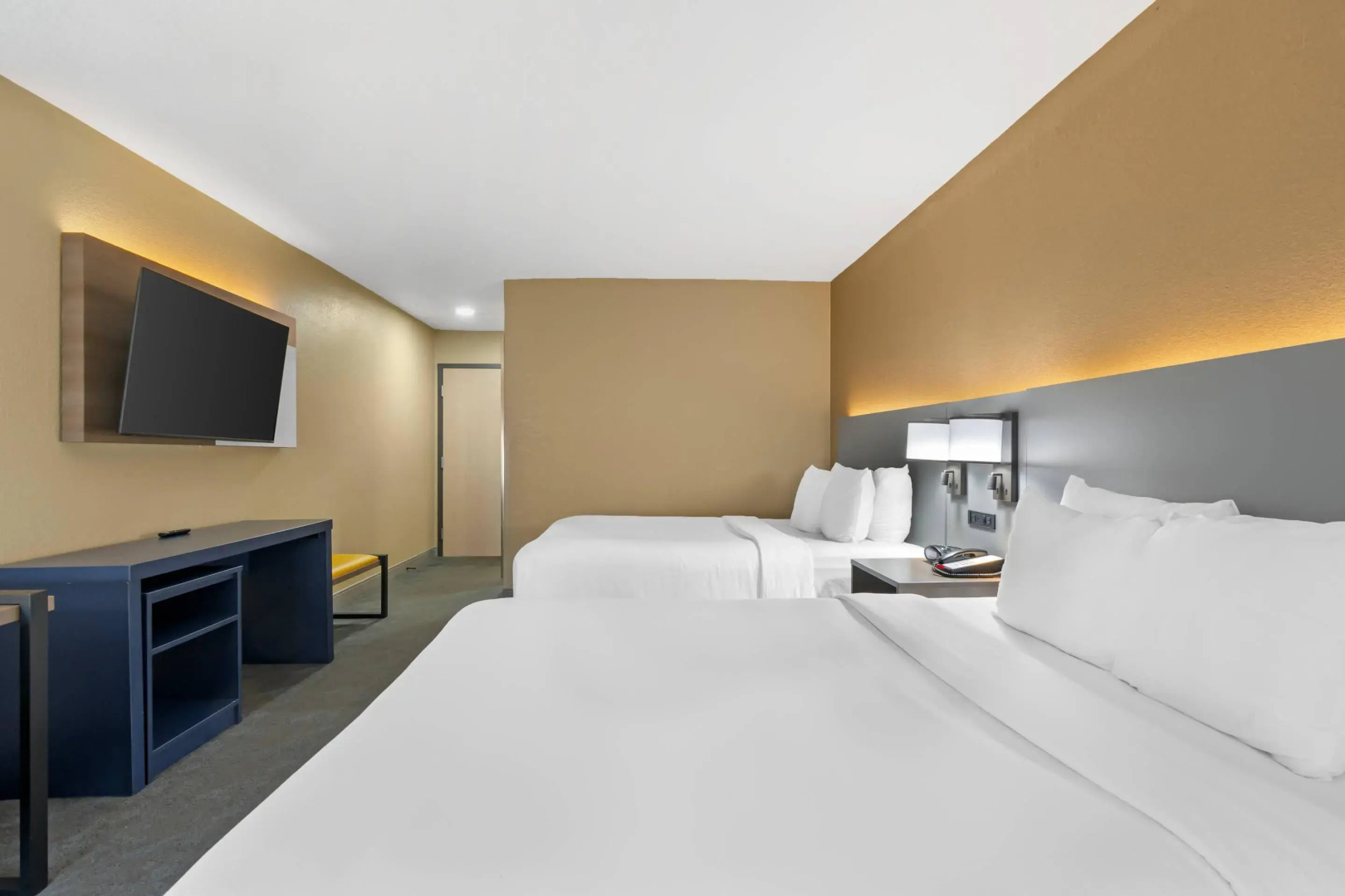 Comfort Inn & Suites Kansas City - Northeast