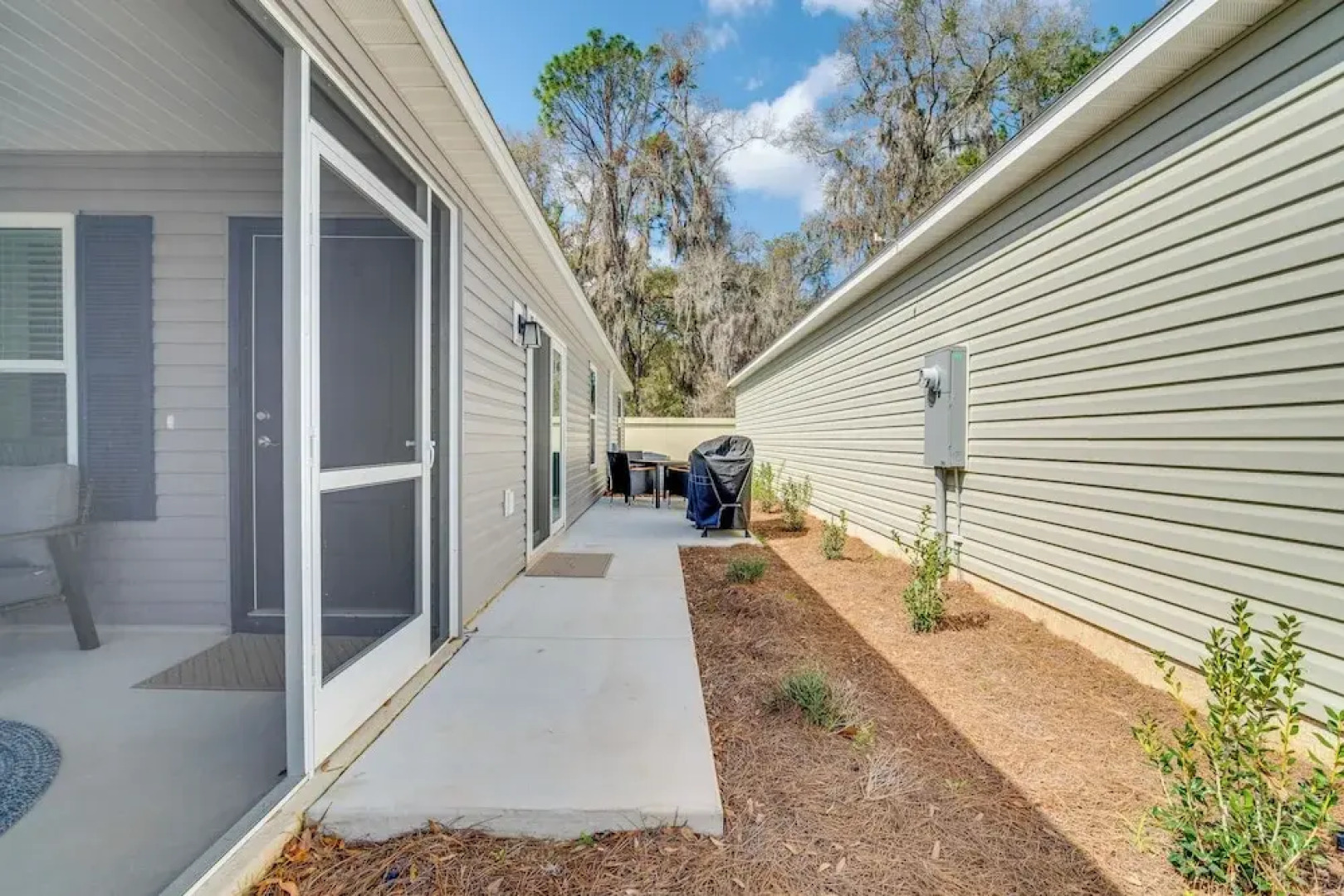 Pool Access, Patio & Grill: Sunny Florida Escape!