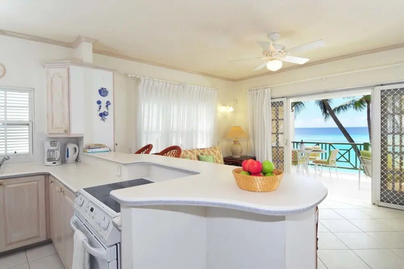 Leith Court Beachfront Apartments