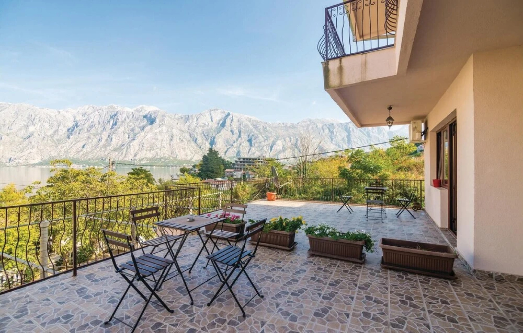 Awesome Home in Markov Rt With Wifi and 1 Bedrooms