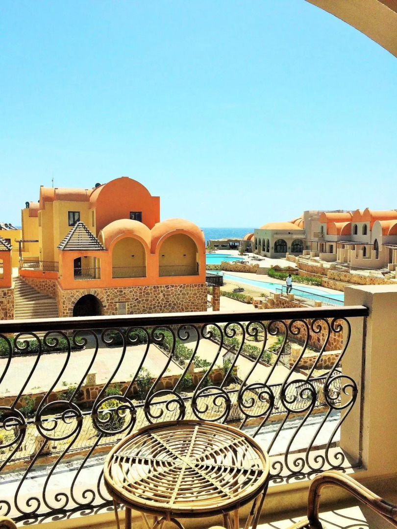 Rohanou Beach Resort