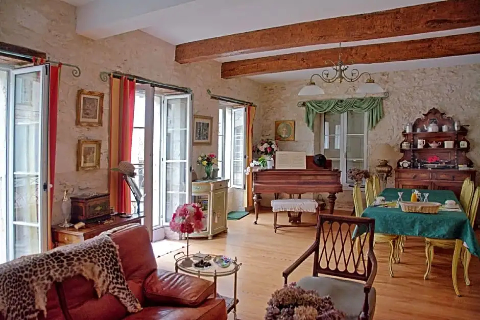 Autrefois la Modiste (Adults Only)