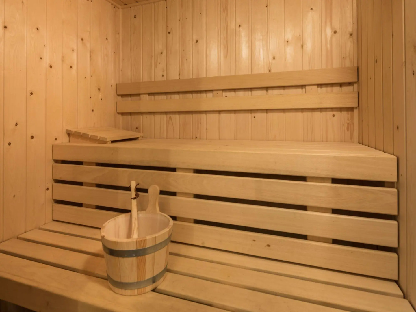 Luxurious Villa With sun Shower, in a Wooded Area