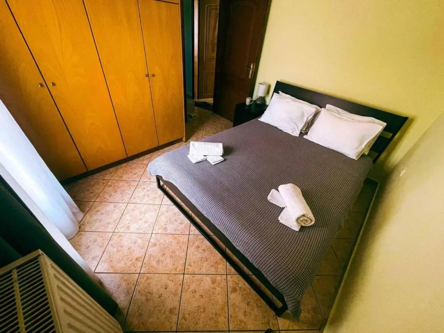 2 Bed House - Sleeps 5 - Garden - Parking - Wifi