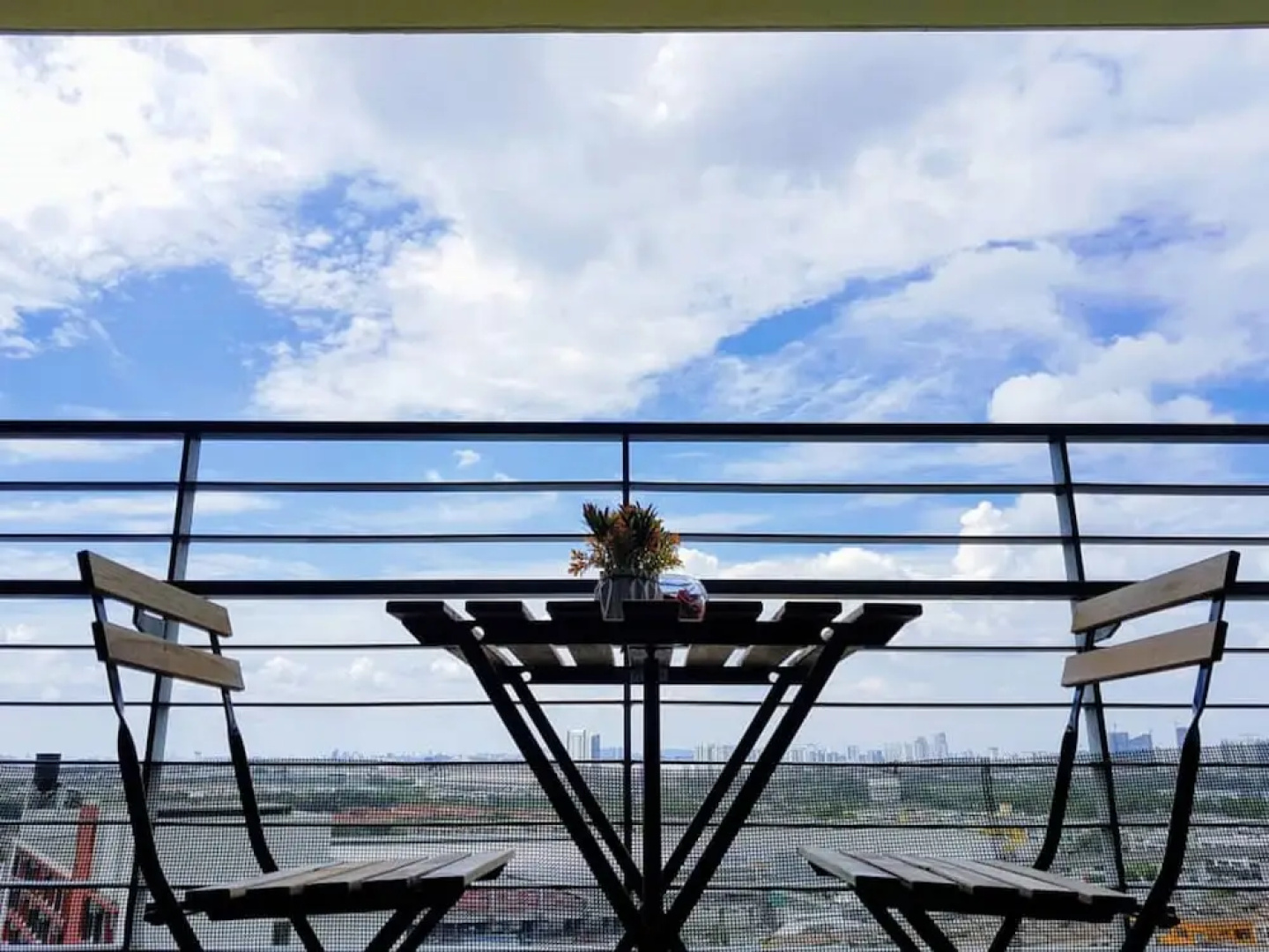 Puchong 8-12 pax Cozy Apartment IOI