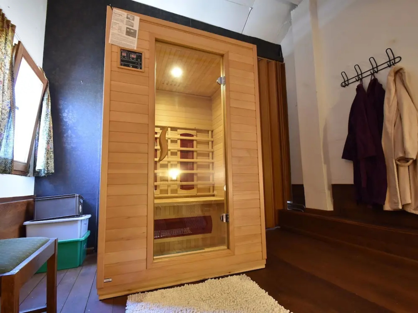 Spacious Holiday Home With Sauna in Celles-sur-plaine