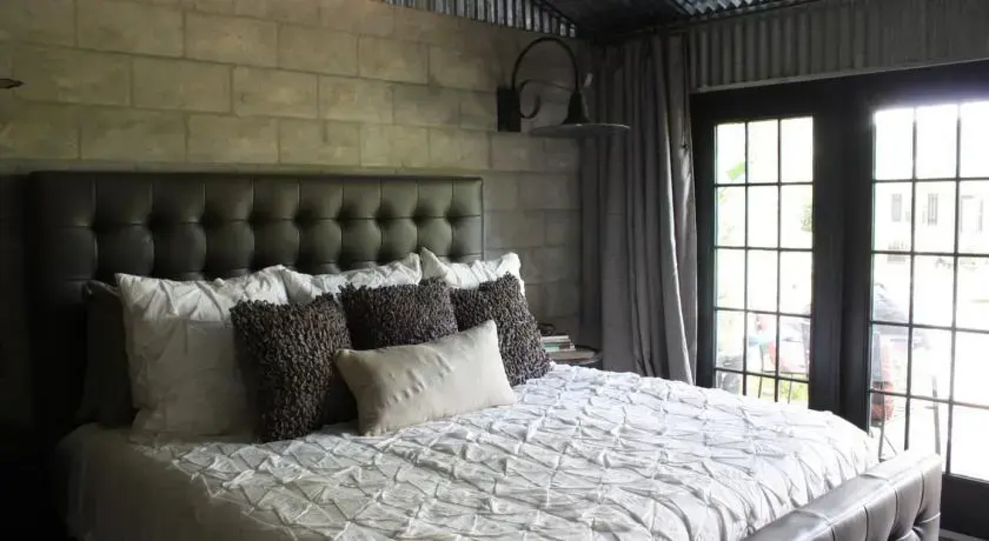 The Nest on Lake Weir