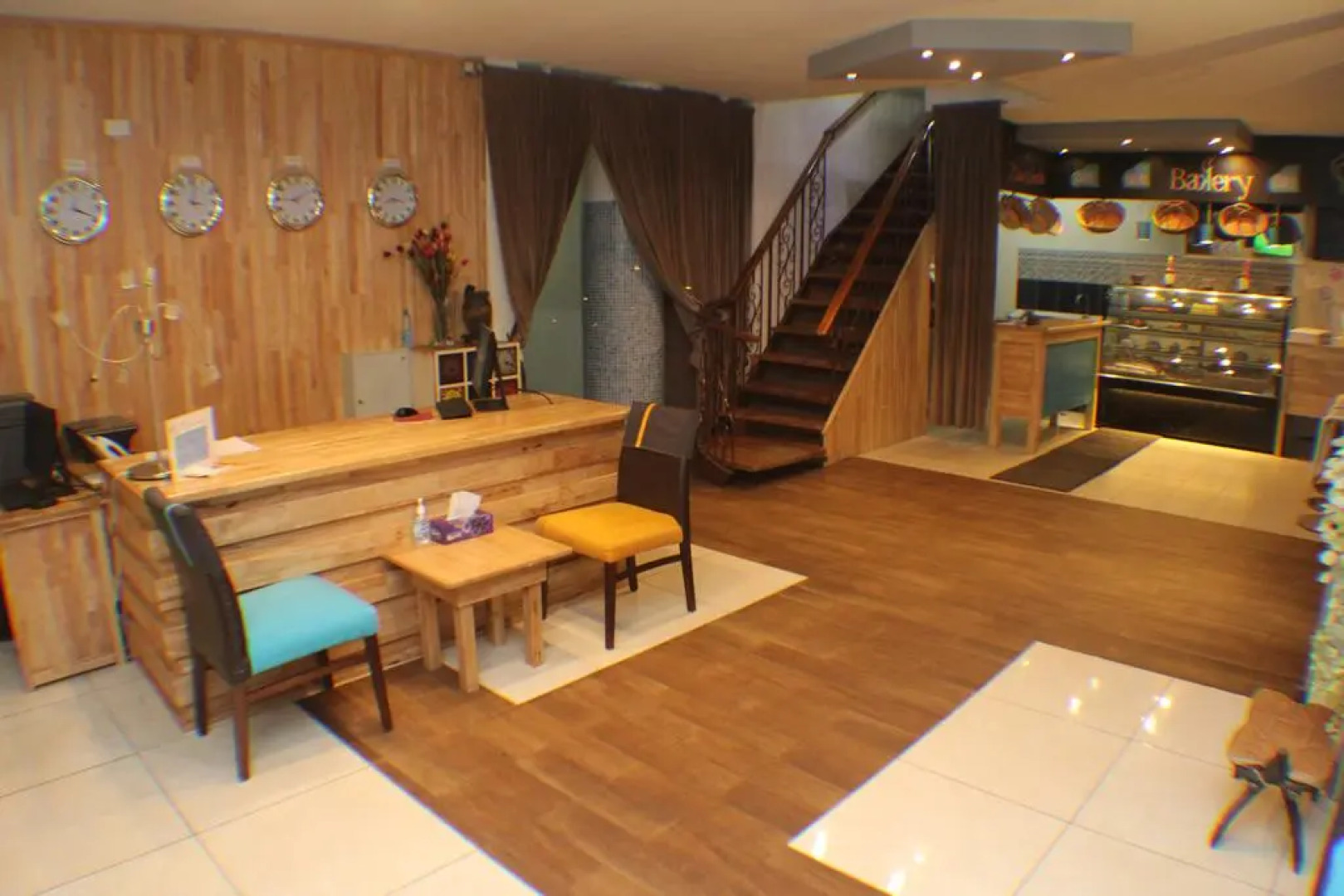 Murex Plaza Hotel & Suites