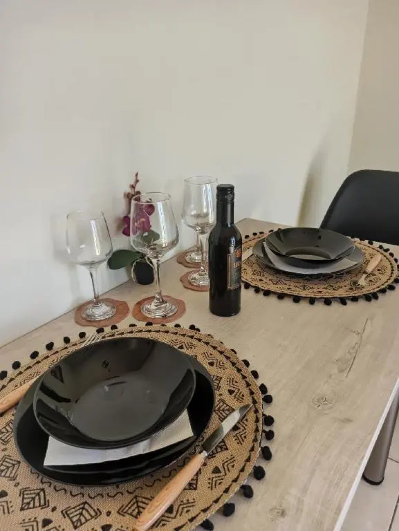 The Twins - Seaside Apartments - 1