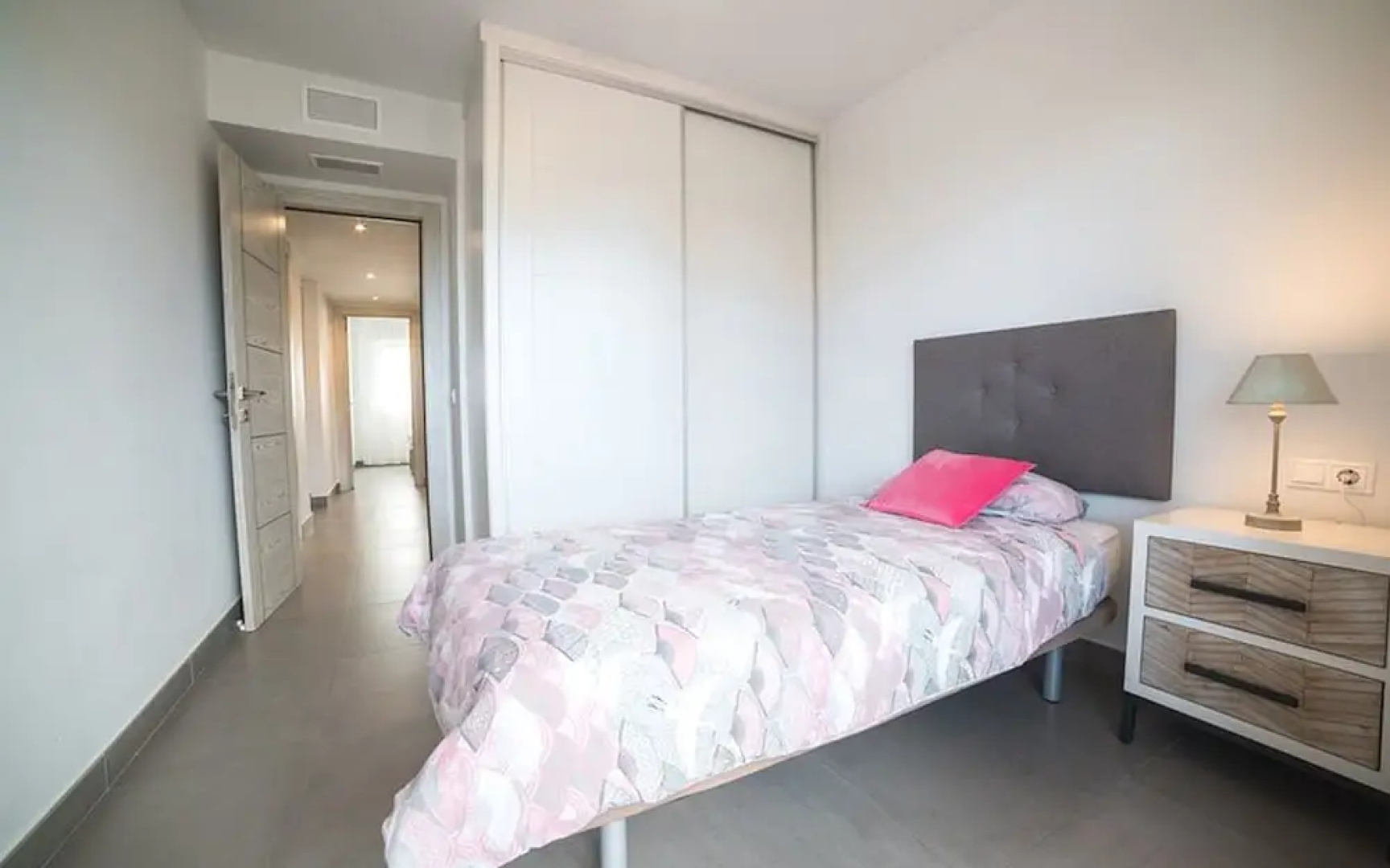 Myramar | 7 Pax | Parque de Poniente | 4724-KPAW