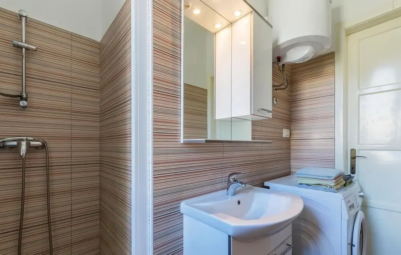 Awesome Apartment in Koromacno With 2 Bedrooms and Wifi