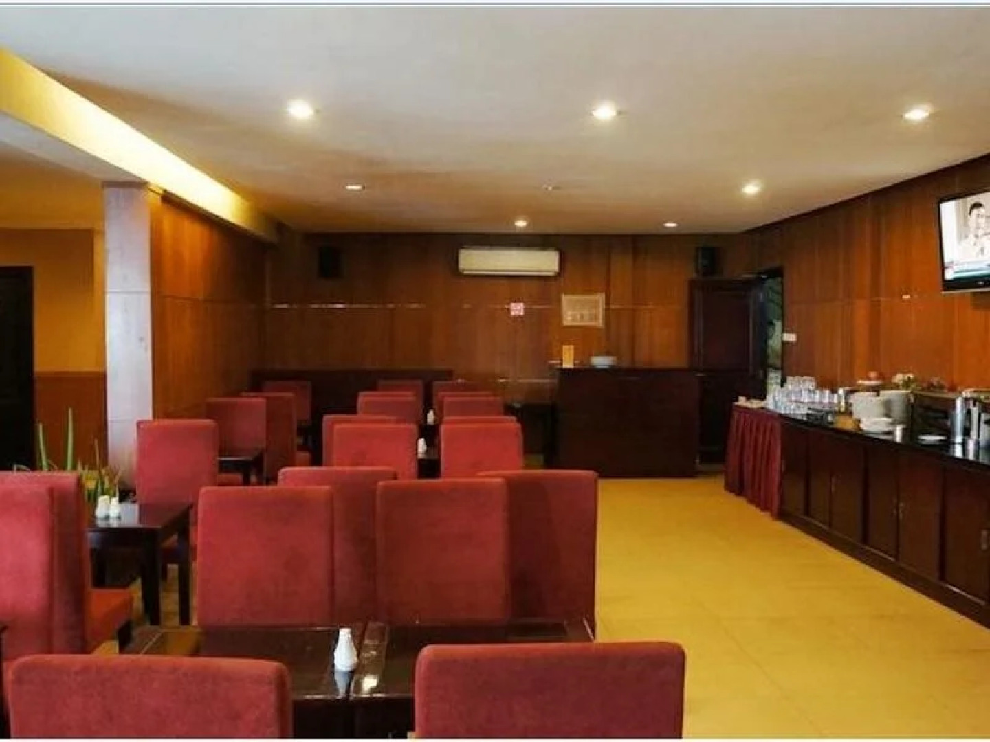 Feodora Airport Hotel